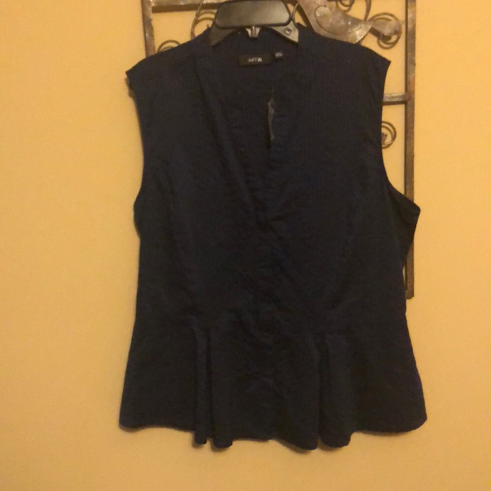 Navy NWT flare waist button down